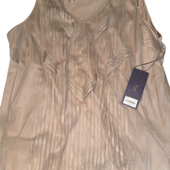 Jennifer Lopez Tan V-Neck Tank Top - Picture 3 of 5